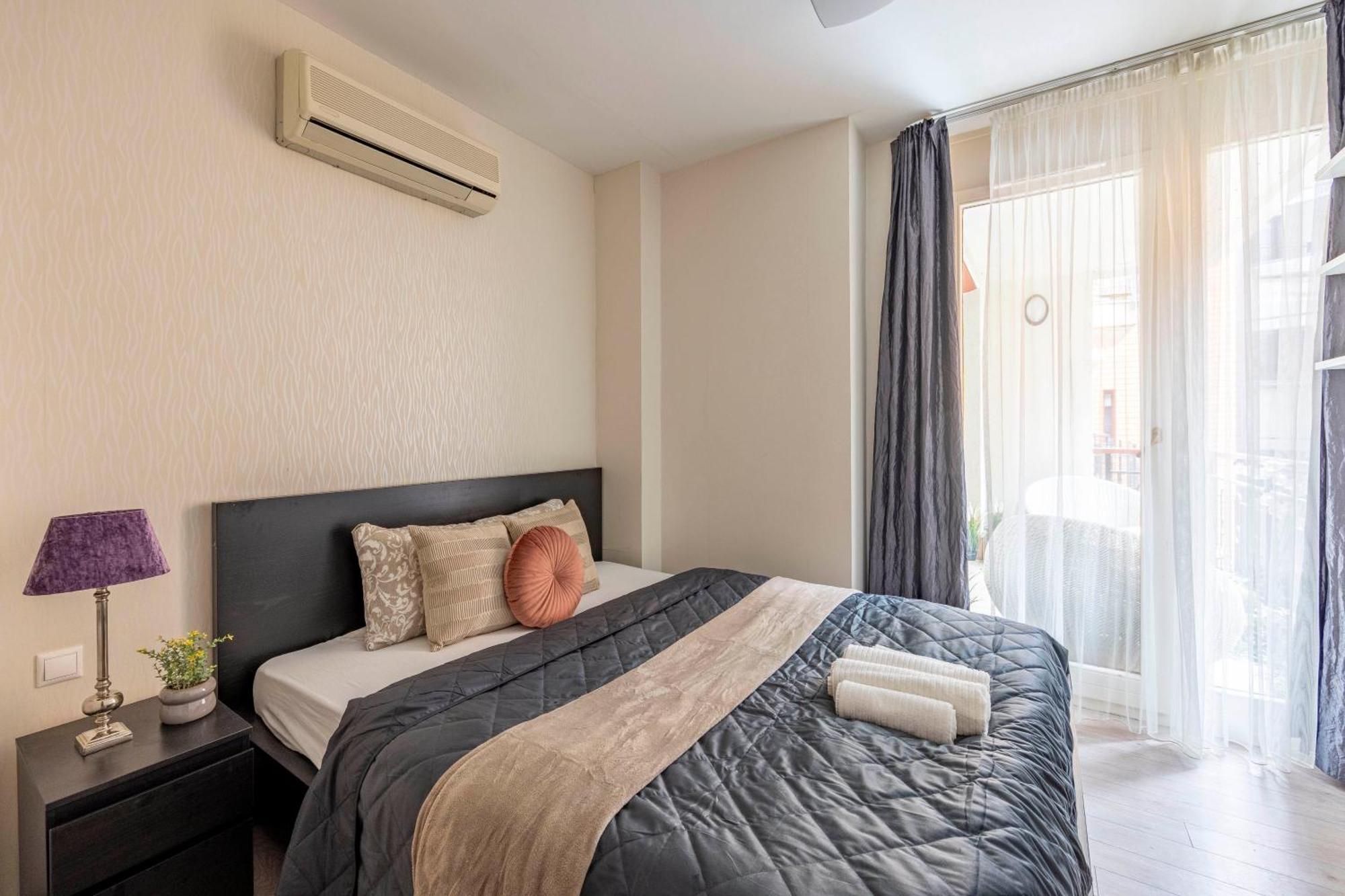 Exclusive Central Suite With Balcony By Prestige Homes Boedapest Buitenkant foto