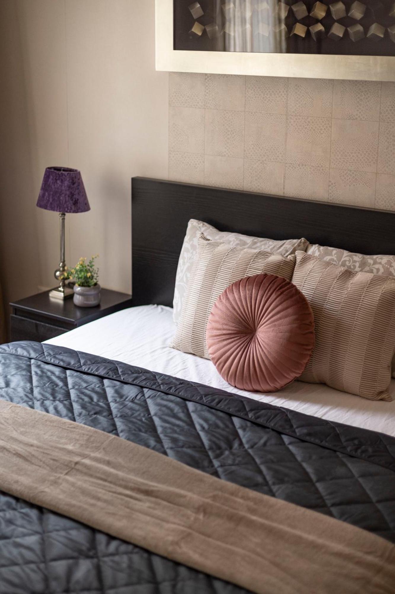 Exclusive Central Suite With Balcony By Prestige Homes Boedapest Buitenkant foto