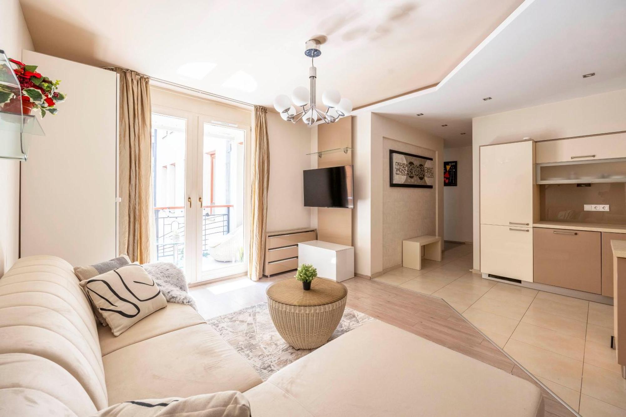 Exclusive Central Suite With Balcony By Prestige Homes Boedapest Buitenkant foto